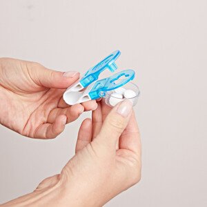 Dávkovač tabliet s úložným boxom