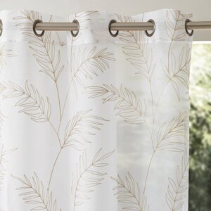 Voálová záclona s výšivkou listov a zakončením očka