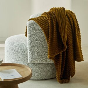 Hebký pléd s vrúbkovaným efektom