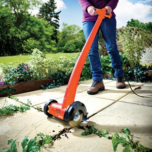 Elektrický čistič škár