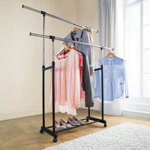 Dvojitý pojazdný stojan na oblečenie