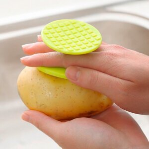 Obojstranná škrabka na zemiaky