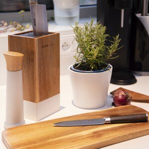 Mlynček WHITELINE gumovníkové drevo