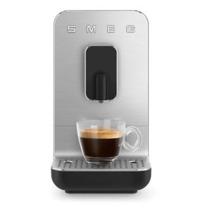 SMEG Automatický kávovar BCC11 na espresso 19 barov / 1,4 l, čierna - Smeg